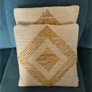 Kas Room cotton pillows (2) “it’s all about texture”